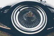長(zhǎng)安馬自達(dá)車型的性能和設(shè)計(jì)特點(diǎn)是什么？這種車型在緊湊型車市場(chǎng)中的地位如何？