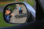 問(wèn)界回應(yīng)展車碰撞事故，AEB功能再引關(guān)注