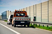 買(mǎi)新車(chē)提車(chē)時(shí)需要注意哪些事項(xiàng)？這些注意事項(xiàng)如何保障購(gòu)車(chē)安全？