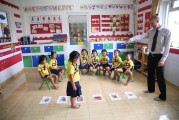 幼兒益智小游戲，讓學(xué)習(xí)無(wú)處不在，小助手，寶寶成長(zhǎng)路上的益智游戲大集合