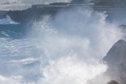 夢(mèng)中驚現(xiàn)洪水之波，夢(mèng)中洪水之波的驚現(xiàn)