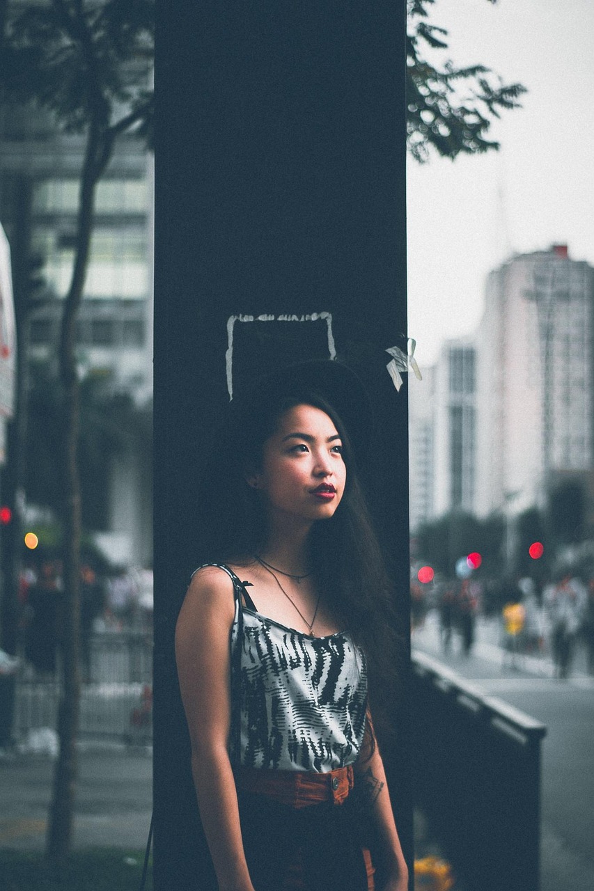 2023年度女性時(shí)尚網(wǎng)站排名解析，潮流風(fēng)向標(biāo)下的美麗盛宴