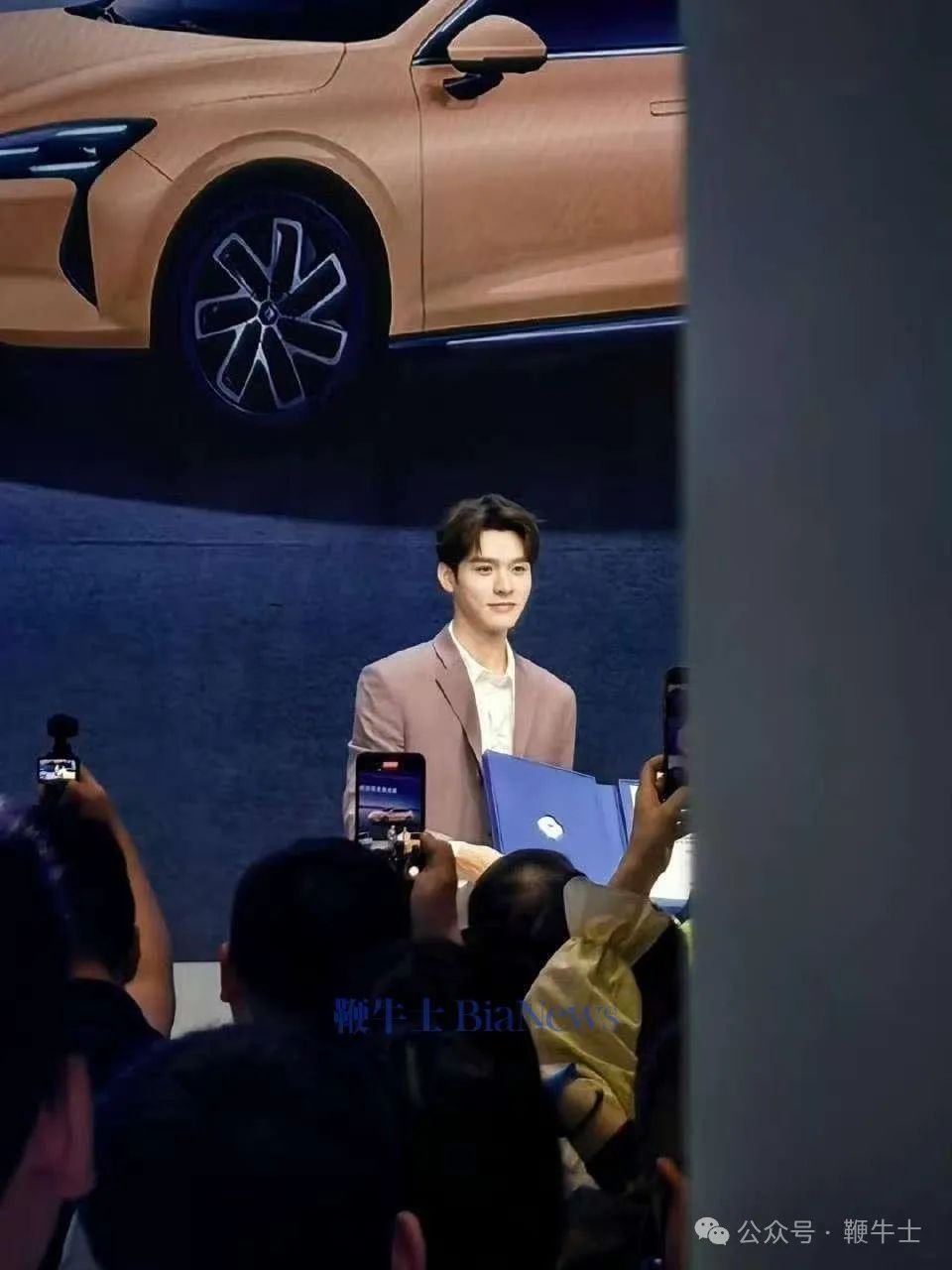 上海車展「車?！贡P點(diǎn)：小鵬機(jī)器人吸睛，比亞迪派出悟空