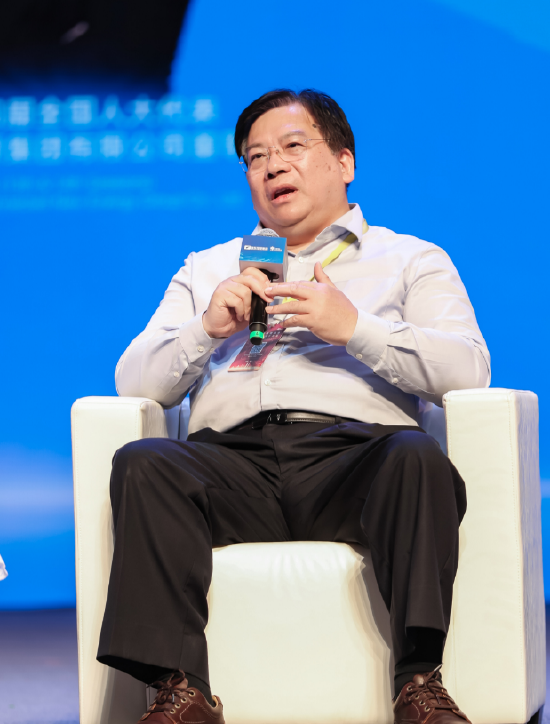 沈坤榮：在發(fā)展智能技術(shù)時，需加強風險管控