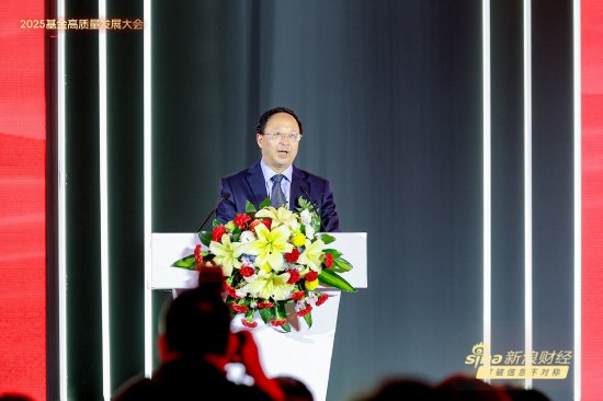 博時基金江向陽：公募基金管理人必須牢牢把握以新質生產力為代表的新產業(yè)趨勢